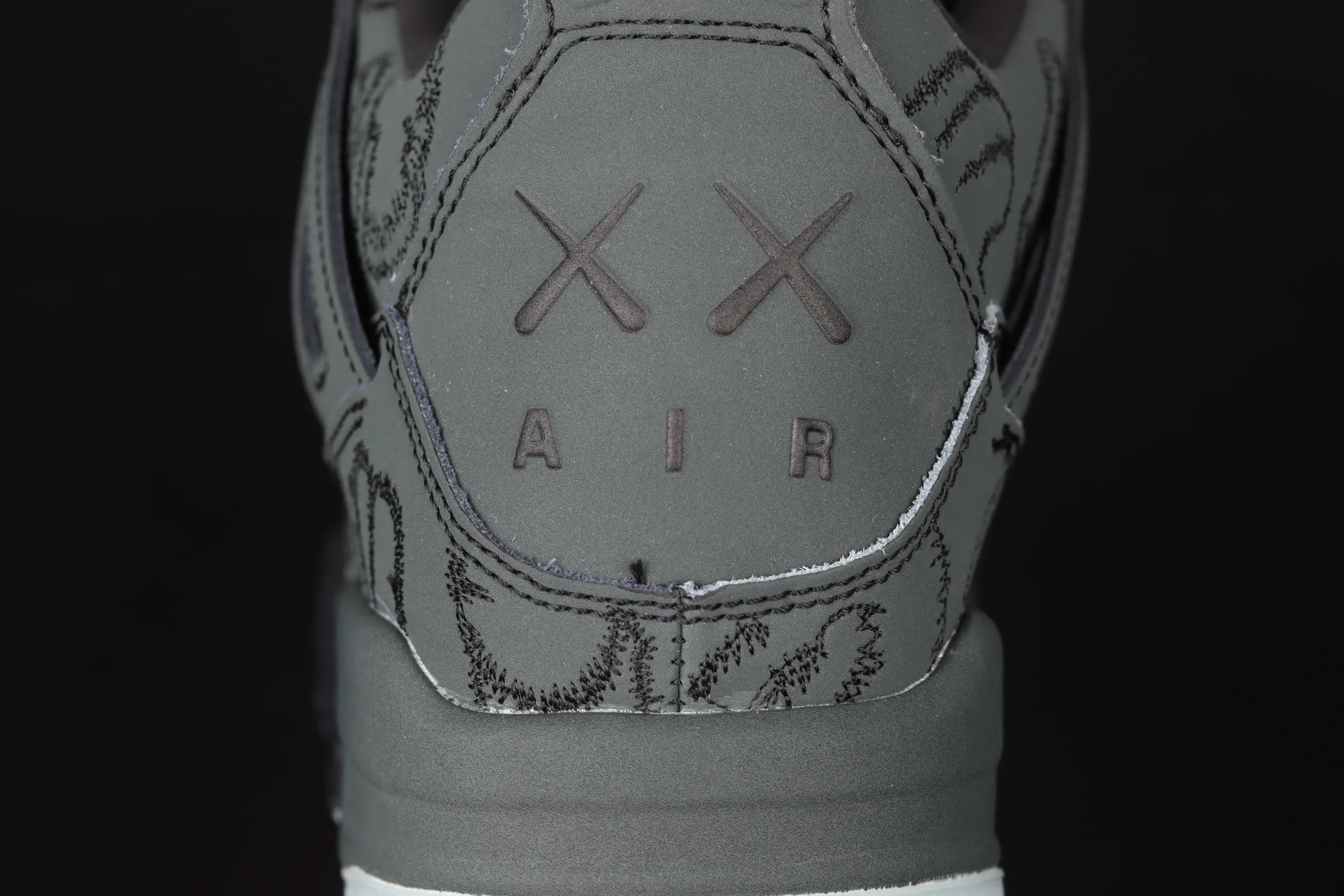All categories Air Jordan Jordan series basketball shoes Air Jordan 4 G version Kaws x Air Jordan 4 Black AJ4 black suede luminous limited edition 930155-001